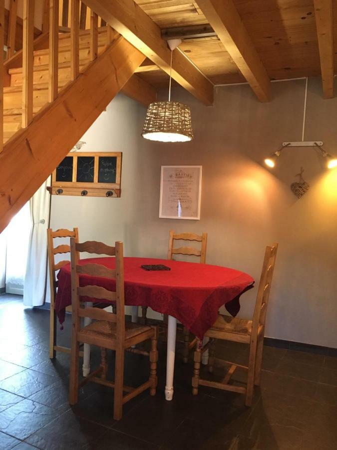 Gites De La Touche Aux Pourvoirs 콩부르 외부 사진